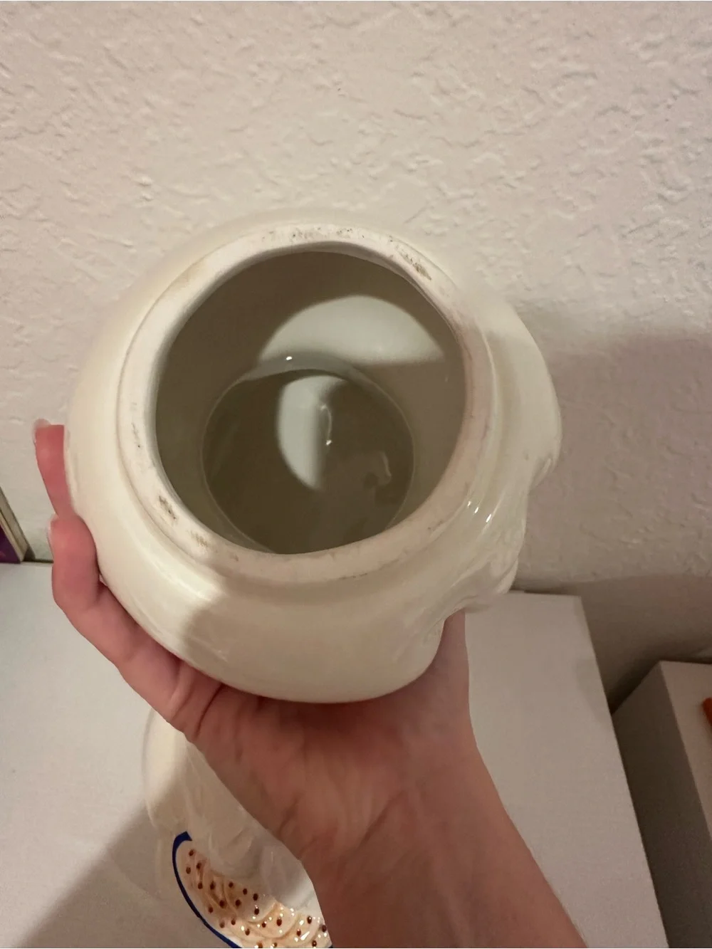 Ceramic Pillsbury Doughboy Cookie Jar - plate of cookies